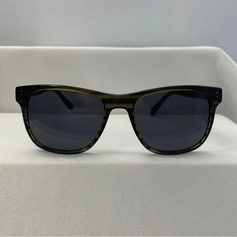 Fossil FOS 2112 Wayfarer Sunglasses – Olive Tortoise Frame with Dark Gray Lenses - Picture 9 of 12